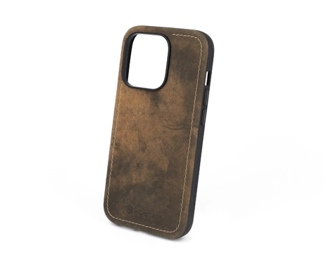 The Art of Crafting a Leather iPhone Case: Behind the Scenes with Skilled Artisans